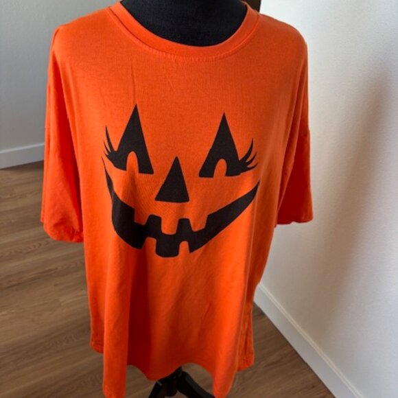 "Lady Pumpkin" Short Sleeve Orange Crew Neck Tee NWOT L/XL - Picture 1 of 4